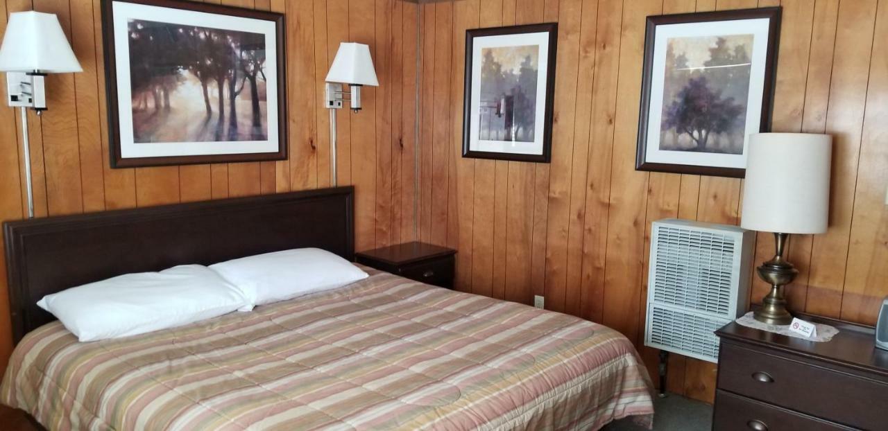 The Whispering Elms Motel Baker Exterior photo
